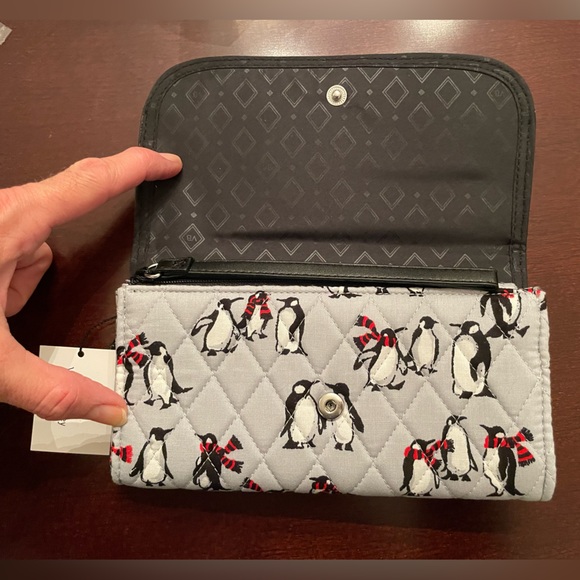 Vera Bradley penguin wallet / wristlet NEW - Picture 3 of 6